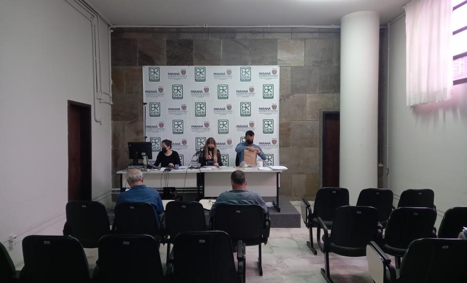 Abertura de envelopes de preços dos lotes 2 e 3