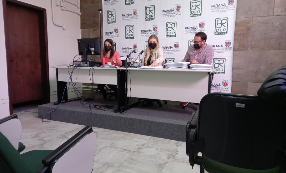 Sessão de abertura de envelopes