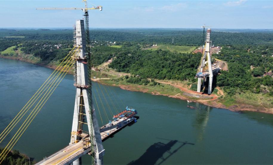 Obras da ponte da integração brasil paraguai