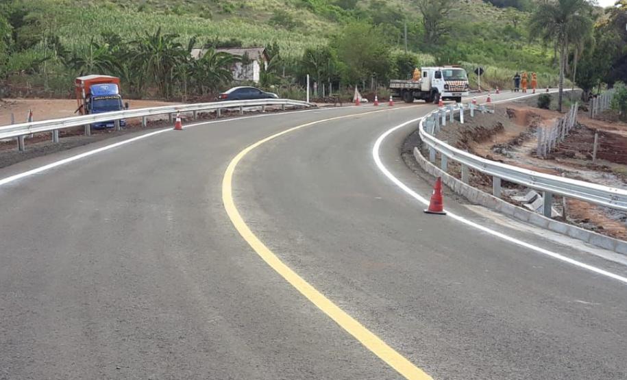 Sinalização sendo concluída em trecho da PR-650