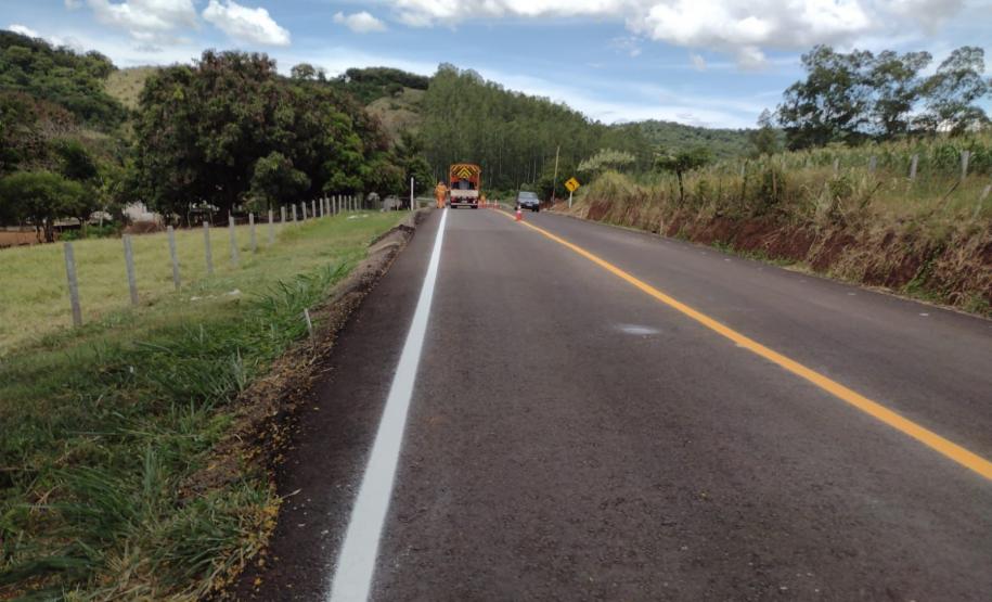 Sinalização sendo concluída em trecho da PR-650