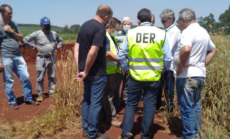 Reunião técnica no local da obra