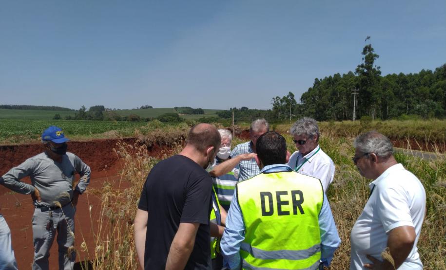 Reunião técnica no local da obra