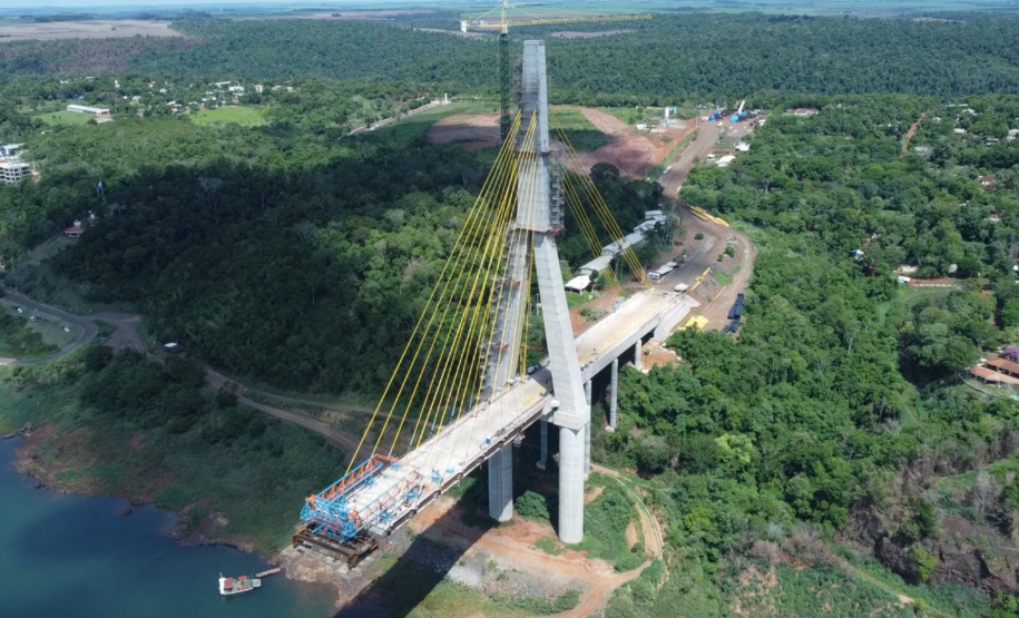 Ponte da Integração Brasil Paraguai e nova rodovia de acesso