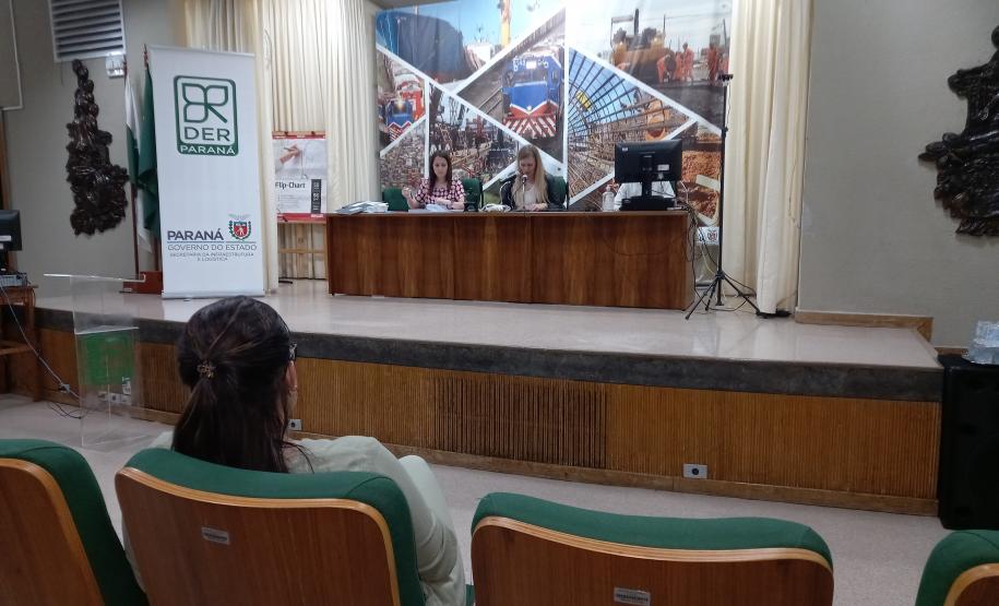 Sessão de abertura de envelopes com documentos de habilitação