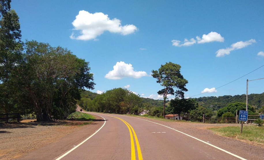 Serviços do PROSEG PARANÁ na PR-317 em São Clemente, distrito de Santa Helena