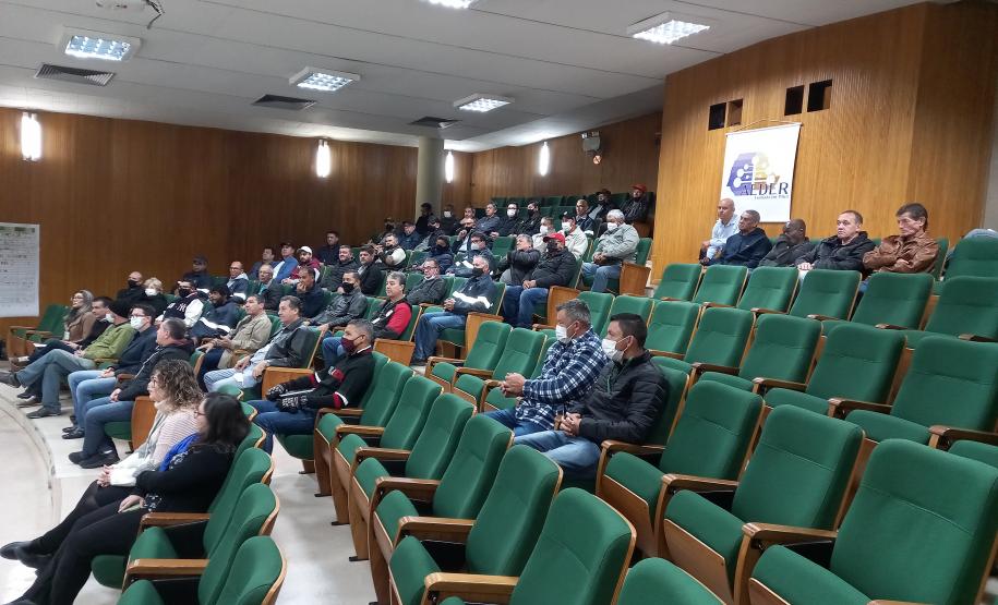 Abertura do curso de Agentes de Trânsito no auditório do DER/PR