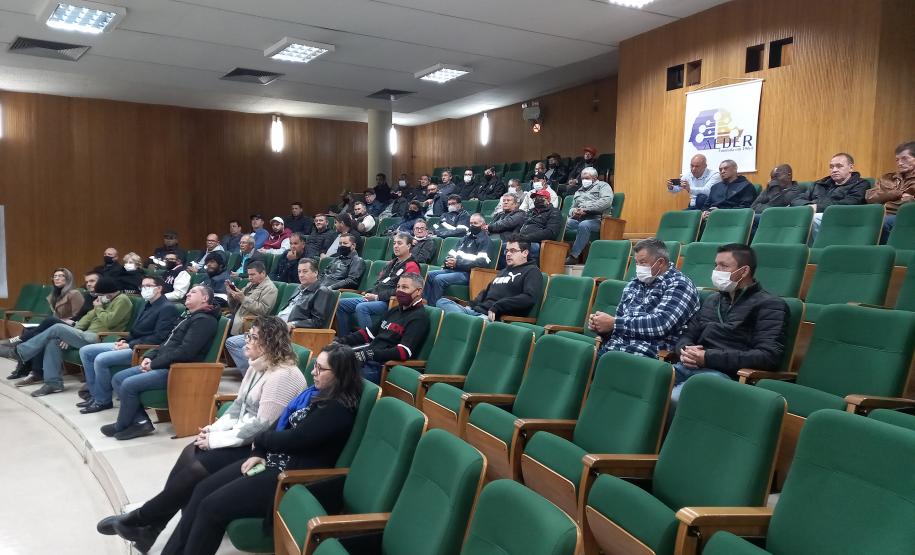 Abertura do curso de Agentes de Trânsito no auditório do DER/PR