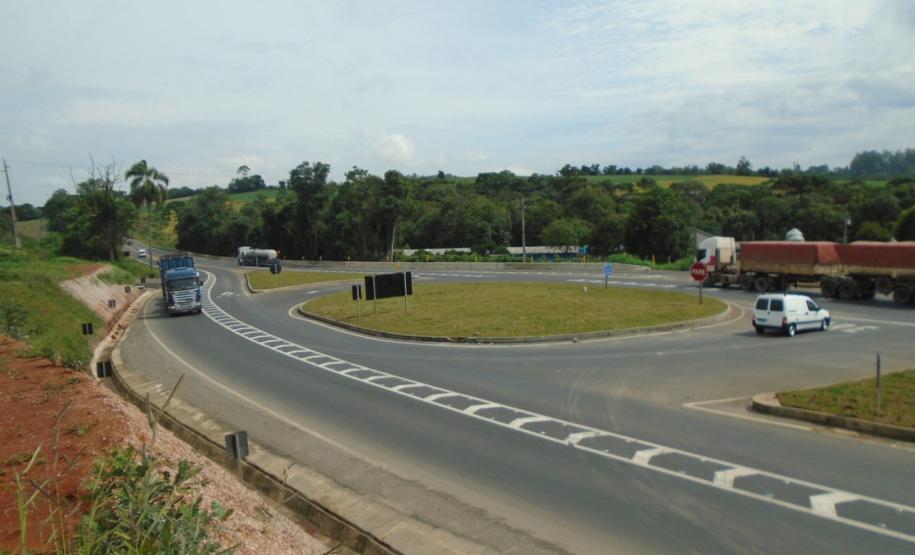 Trevo na BR-277 com a PR-438