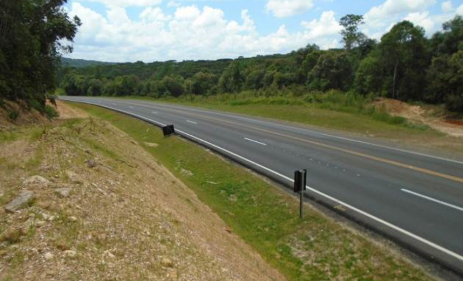 Terceira faixa BR-277 km 213+510 ao km 215+400