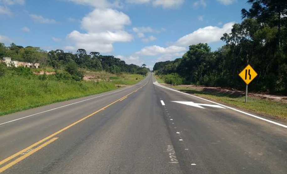 Terceira faixa BR-373 km 223+580 ao km 224+900