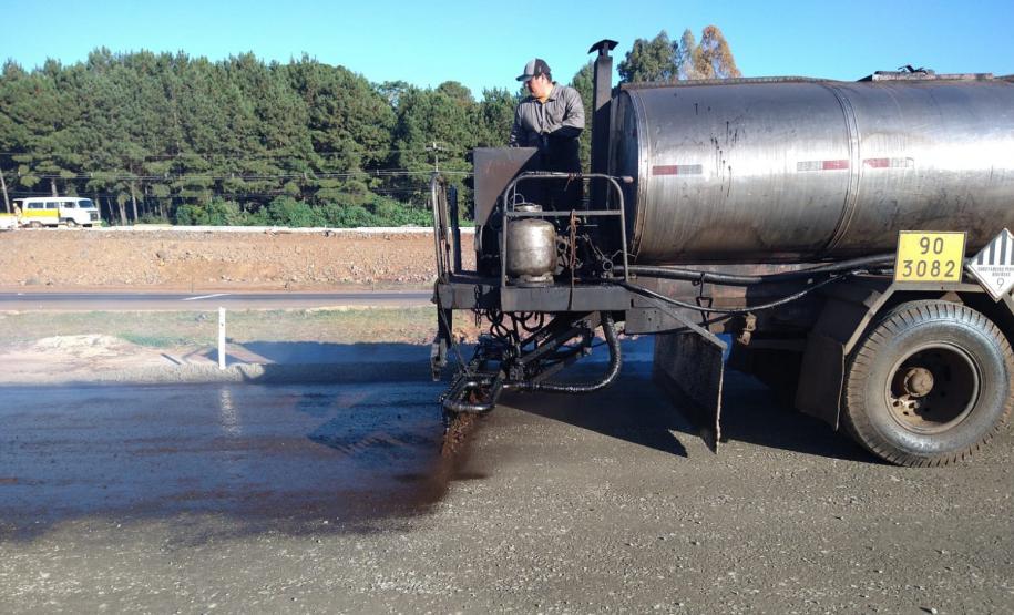 Serviços em andamento na BR-277