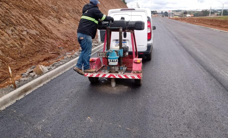 Serviços em andamento na BR-277