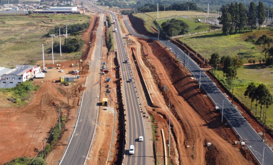 Serviços em andamento na BR-277