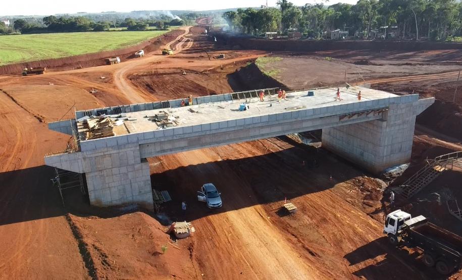 Obras da rodovia de acesso