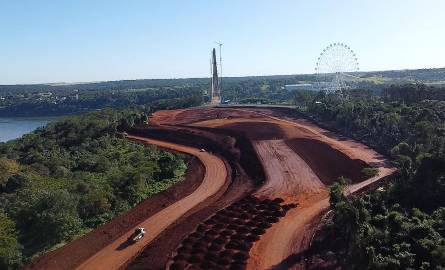 Obras da rodovia de acesso