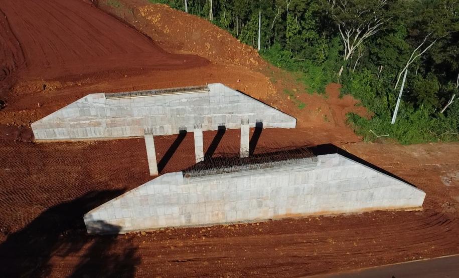 Obras da rodovia de acesso