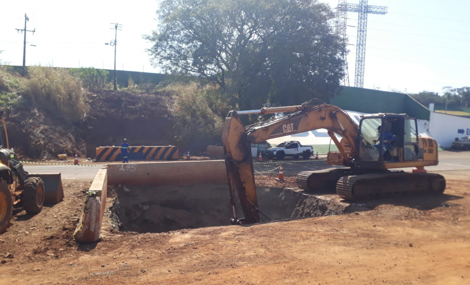 Passarela de Bandeirantes em obras