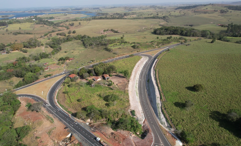 Curva concluída na PR-151 em Ribeirão Claro