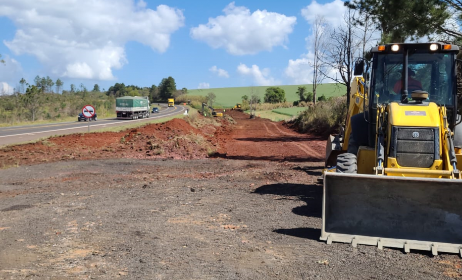 Limpeza de camada vegetal PR-445