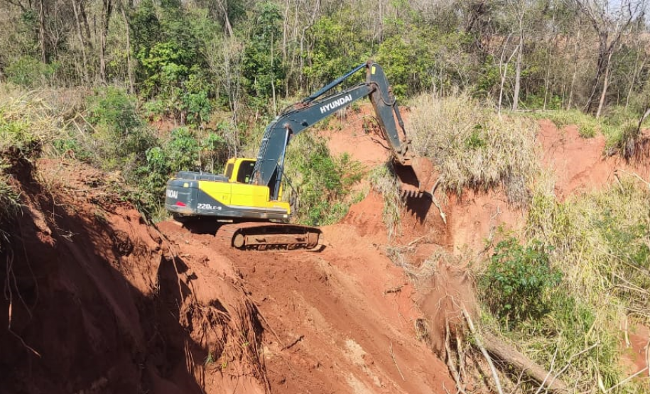 Reparos na PR-492 em Tamboara