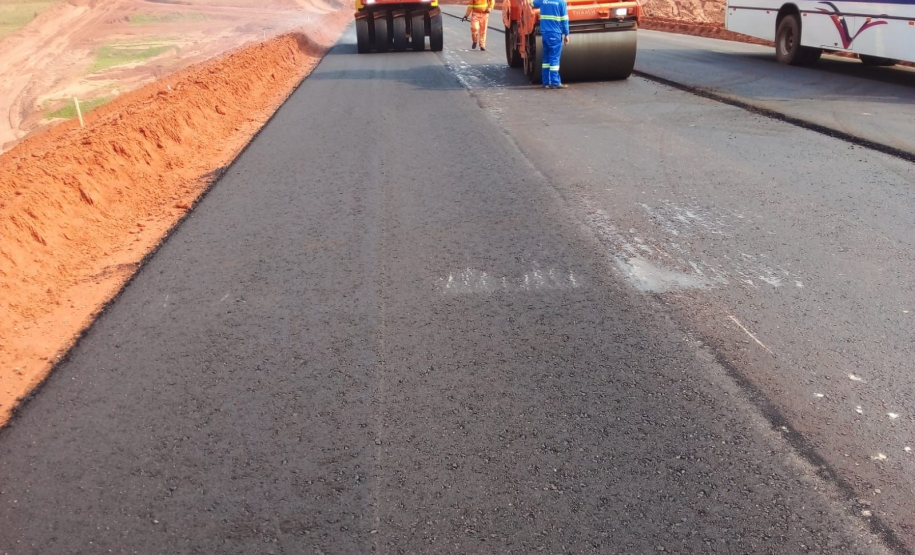 Obras de pavimentação da Estrada Boiadeira