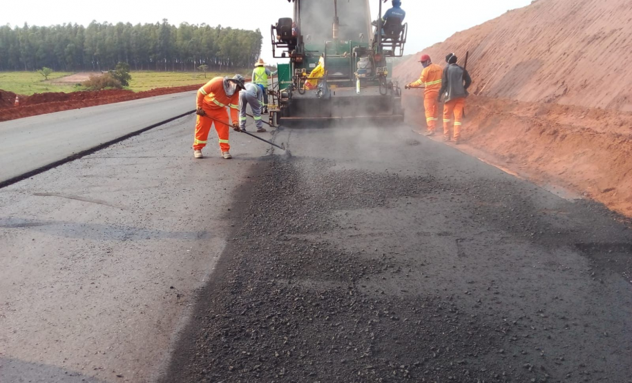 Obras de pavimentação da Estrada Boiadeira
