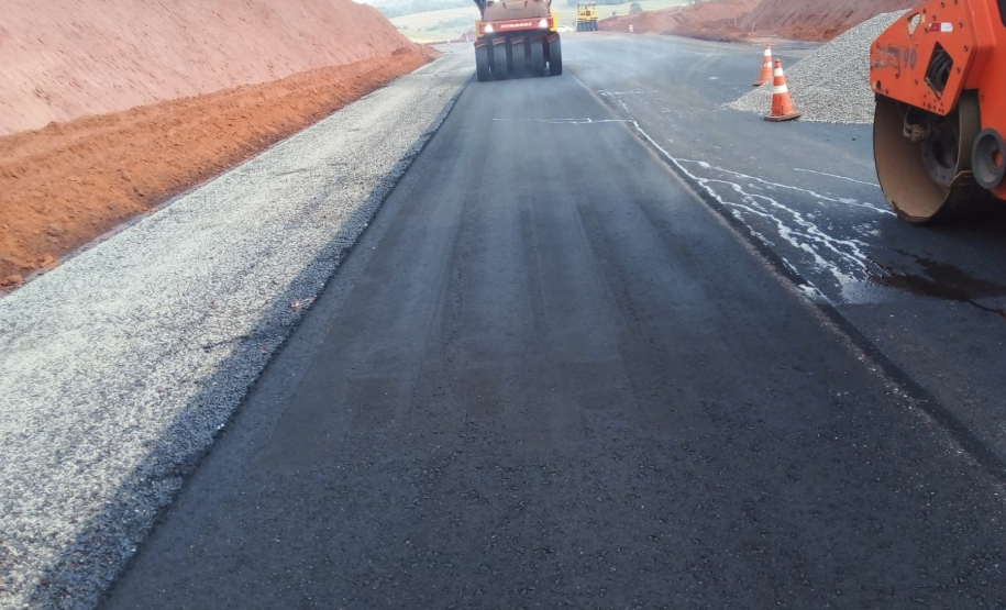 Obras de pavimentação da Estrada Boiadeira