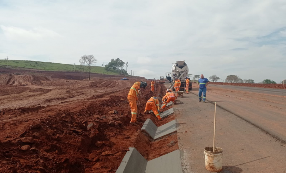 Obras de pavimentação da Estrada Boiadeira