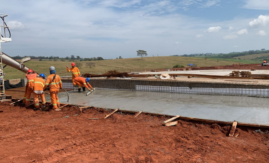 Obras de pavimentação da Estrada Boiadeira