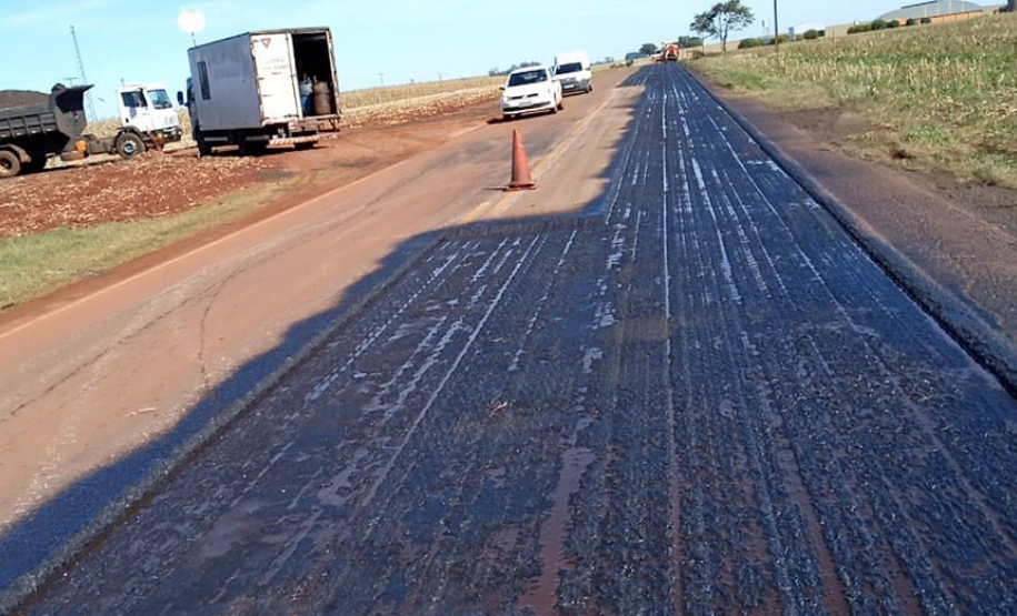Aplicação de pintura de ligação