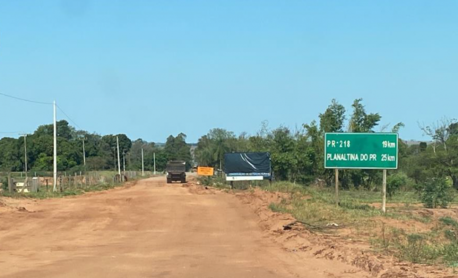 Serviços na PR-478 em Loanda