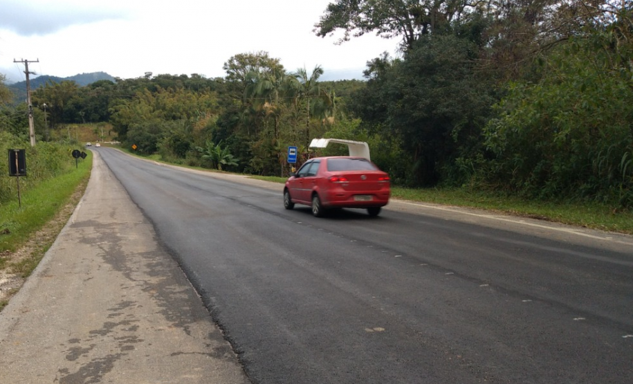 Serviços em andamento na PR-804