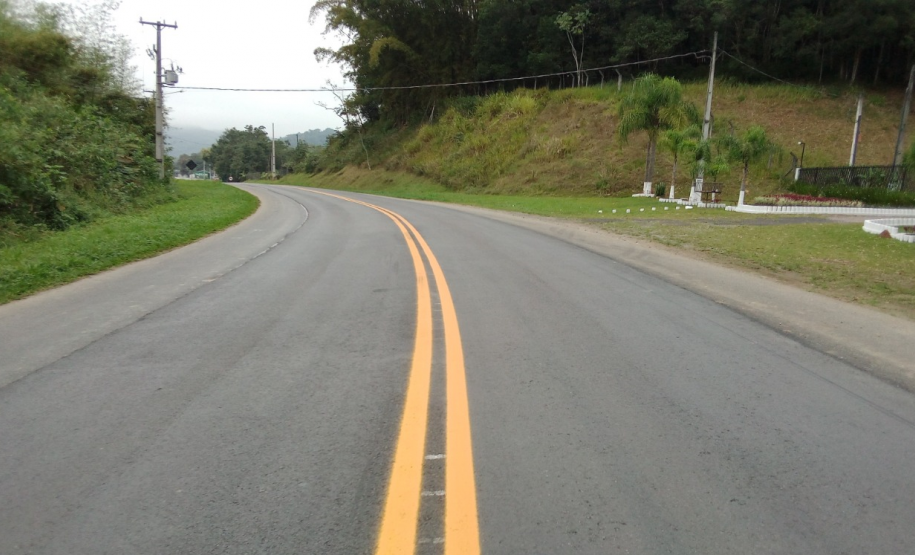 Serviços em andamento na PR-804