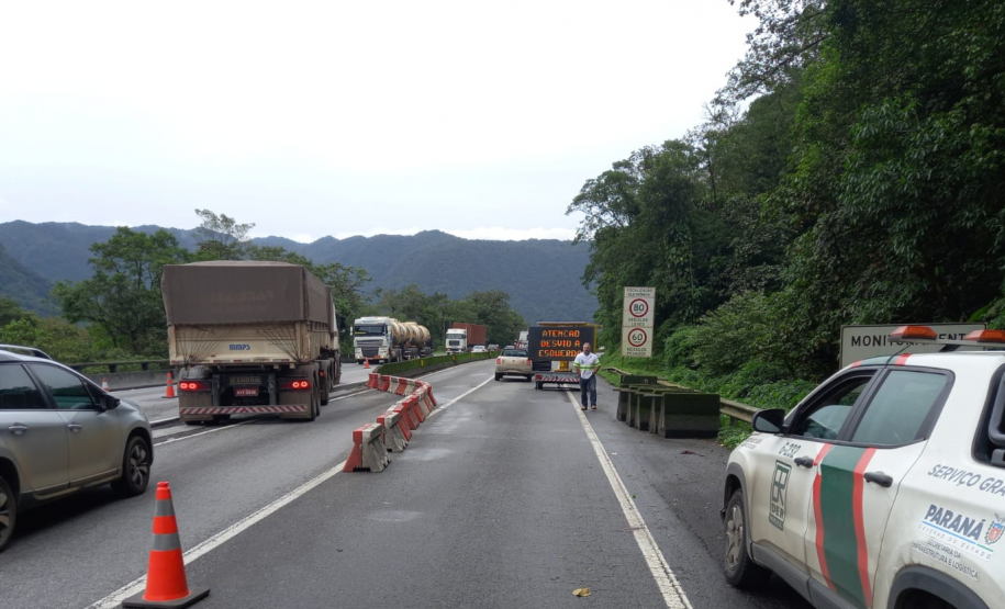 Serviços de operação de tráfego do DER/PR na BR-277