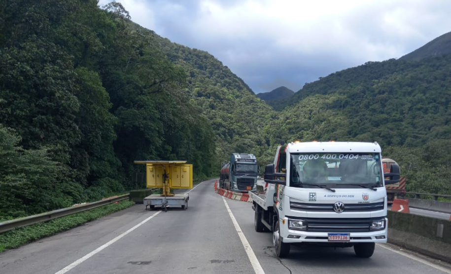 Serviços de operação de tráfego do DER/PR na BR-277