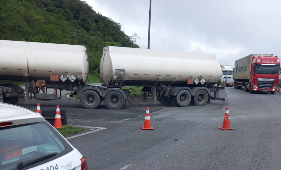 Serviços de operação de tráfego do DER/PR na BR-277