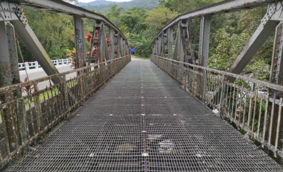 Passarela Rio Mãe Catira PR-410