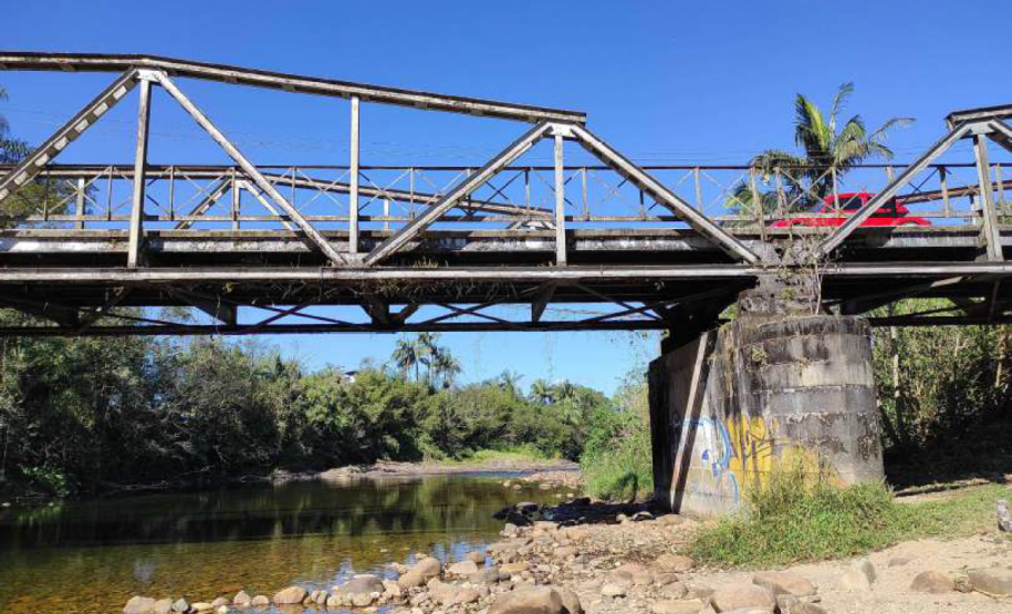 Ponte Rio Nhundiaquara em Morretes