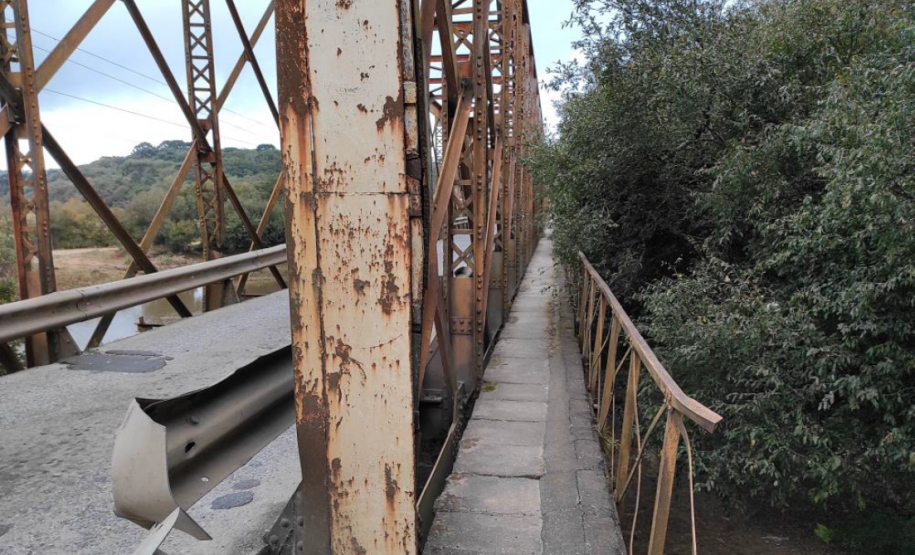 Ponte da PR-427 entre a Lapa e Campo do Tenente