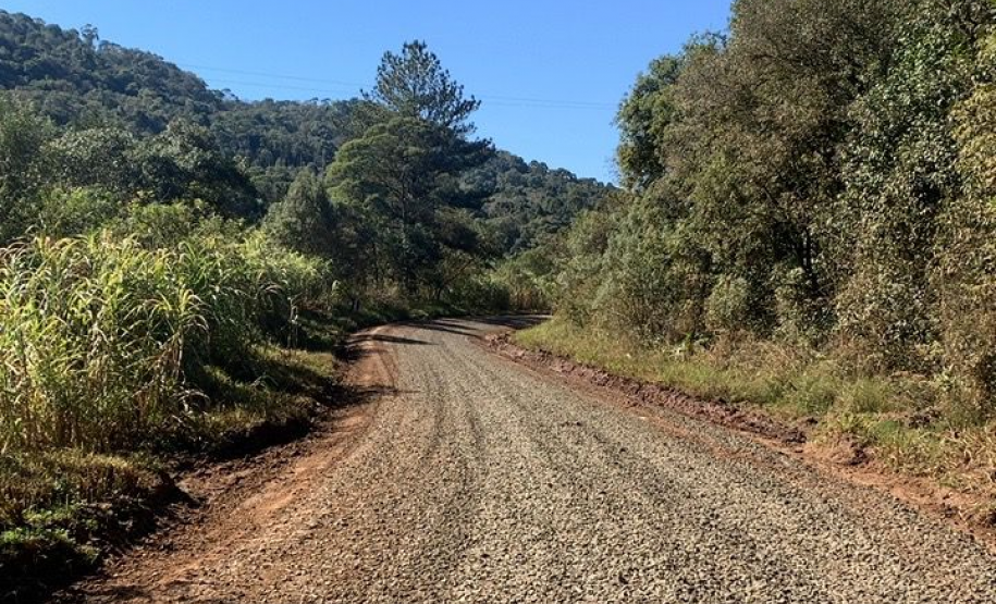 PR-446, entre Porto Vitória e Santo Antônio do Iratim, distrito de Bituruna