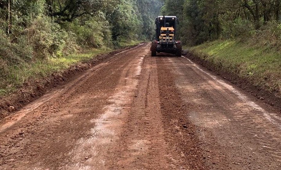 PR-446, entre Porto Vitória e Santo Antônio do Iratim, distrito de Bituruna