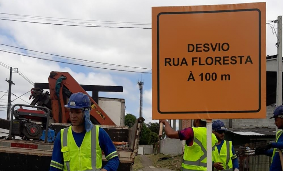 Obras do novo viaduto do Bradesco, em São José dos Pinhais