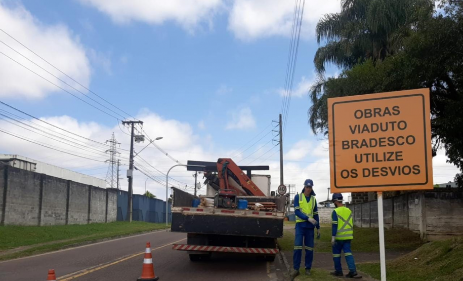 Obras do novo viaduto do Bradesco, em São José dos Pinhais