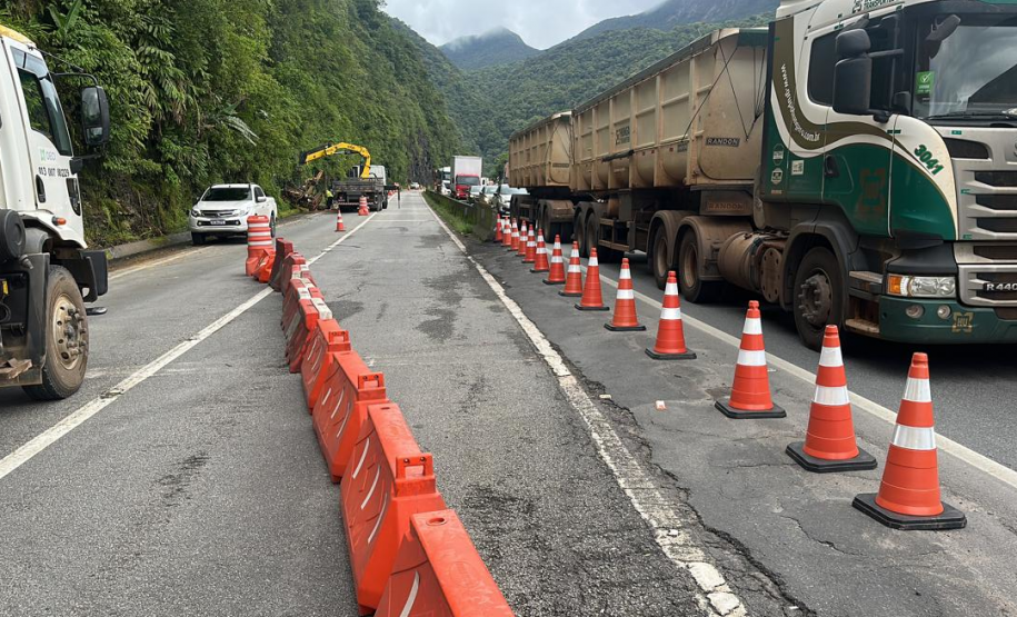 Faixa extra liberada na BR-277