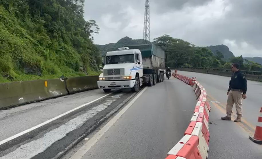 Faixa extra liberada na BR-277