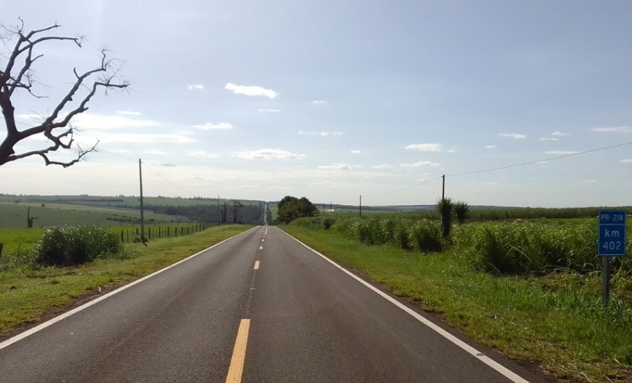 Serviços de sinalização rodoviária na PR-218