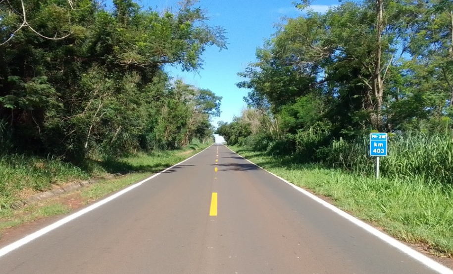 Serviços de sinalização rodoviária na PR-218