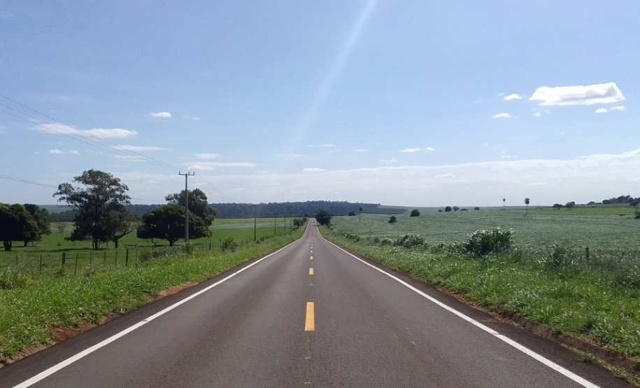 Serviços de sinalização rodoviária na PR-218