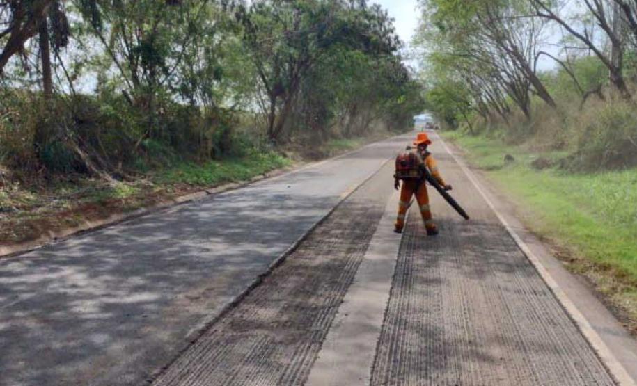 Serviços Proconserva na PR-576 Aparecida do Ivaí